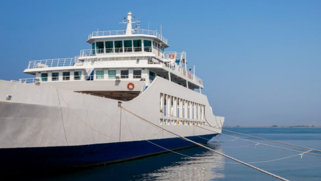 Сериозен инцидент е станал през нощта на пътнически кораб пътуващ